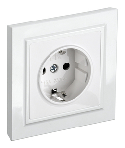 Розетка IEK BRITE, скрытый монтаж, с заземлением, со шторками, белый, BR-R14-16-K01-F